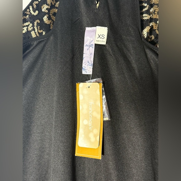 Elegant Black and Gold Patterned Halter Dress - Picture 8 of 8